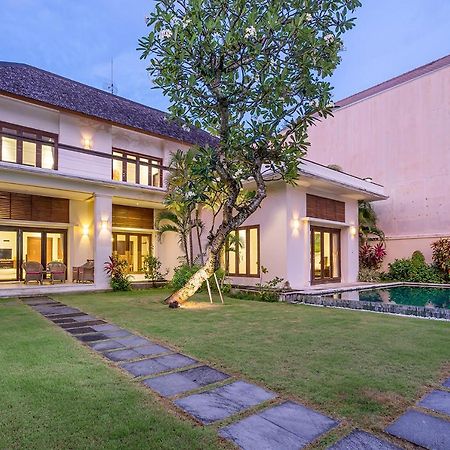 Bali Villa Lotus เซมินยัค ภายนอก รูปภาพ