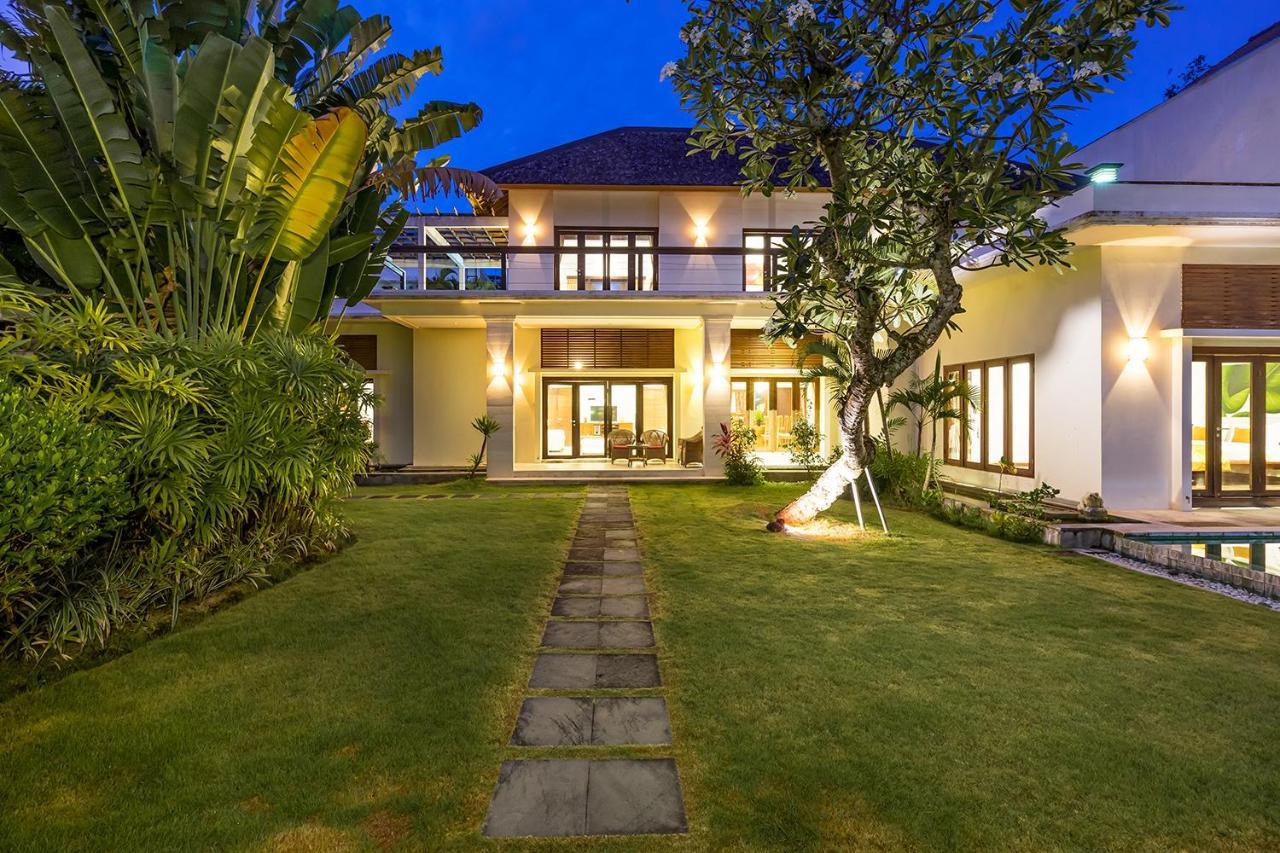 Bali Villa Lotus เซมินยัค ภายนอก รูปภาพ