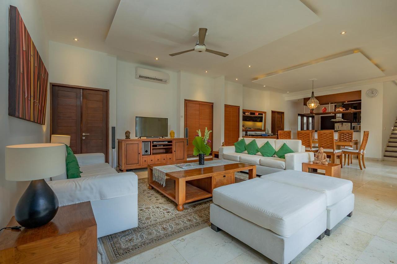 Bali Villa Lotus เซมินยัค ภายนอก รูปภาพ