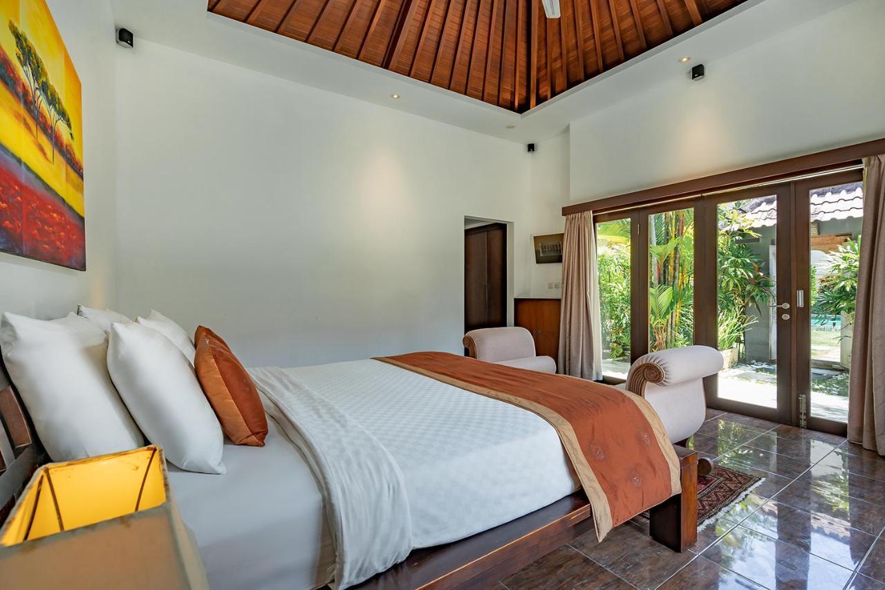 Bali Villa Lotus เซมินยัค ภายนอก รูปภาพ