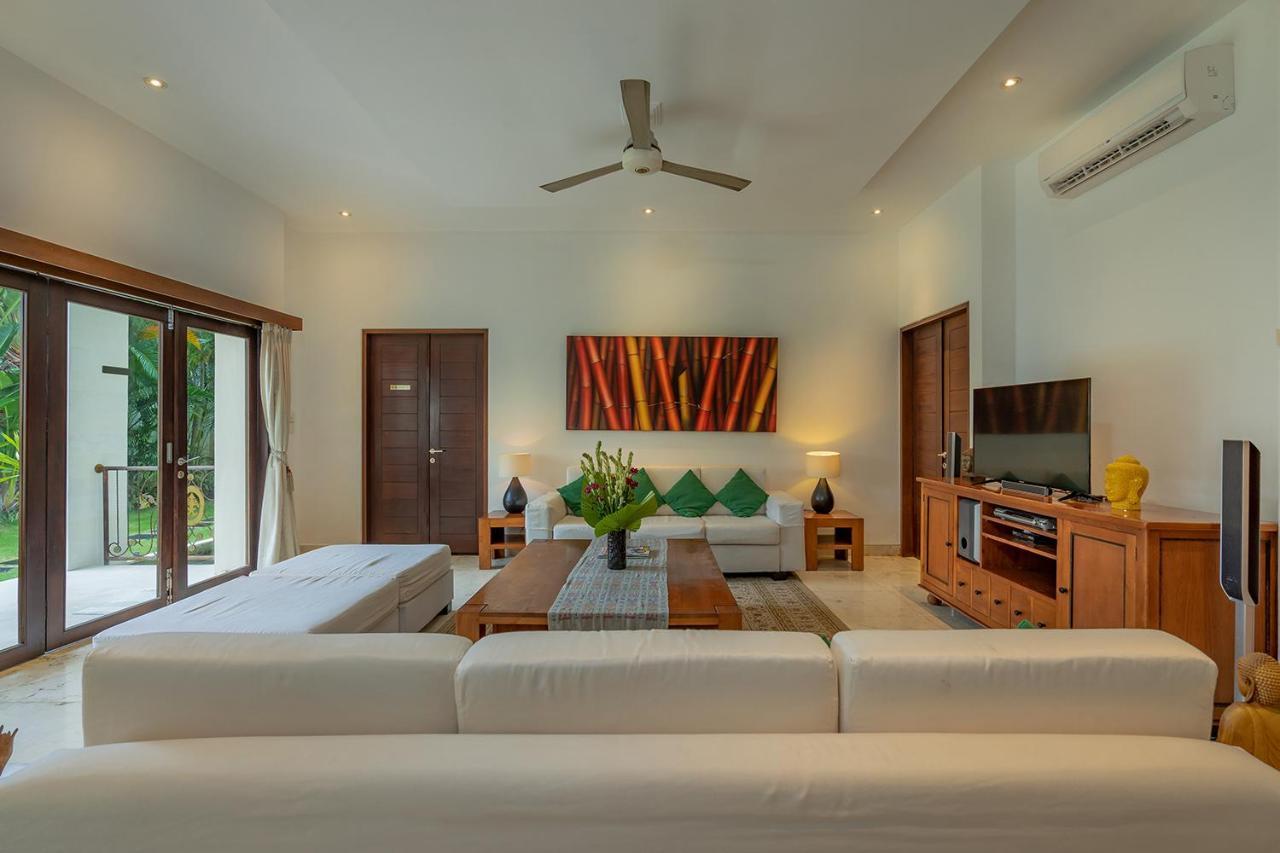 Bali Villa Lotus เซมินยัค ภายนอก รูปภาพ