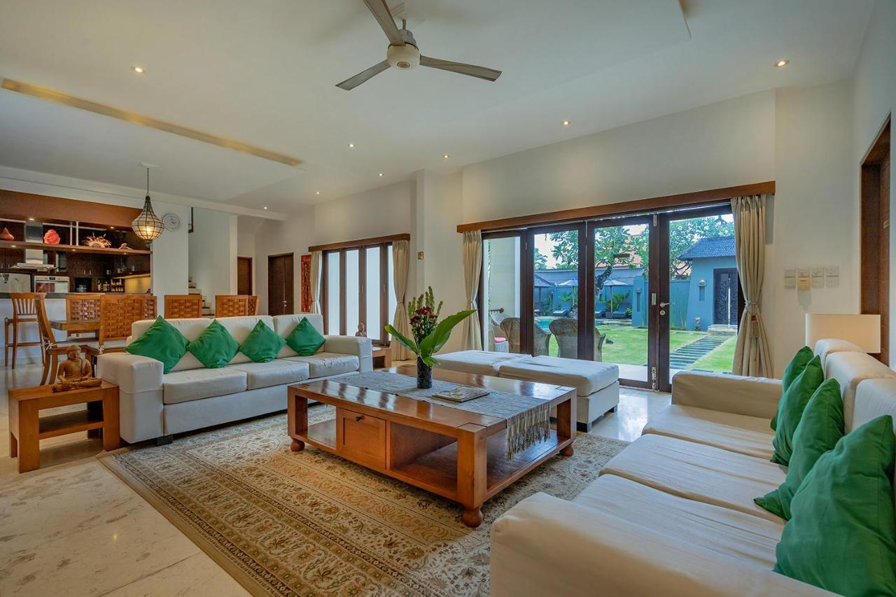 Bali Villa Lotus เซมินยัค ภายนอก รูปภาพ