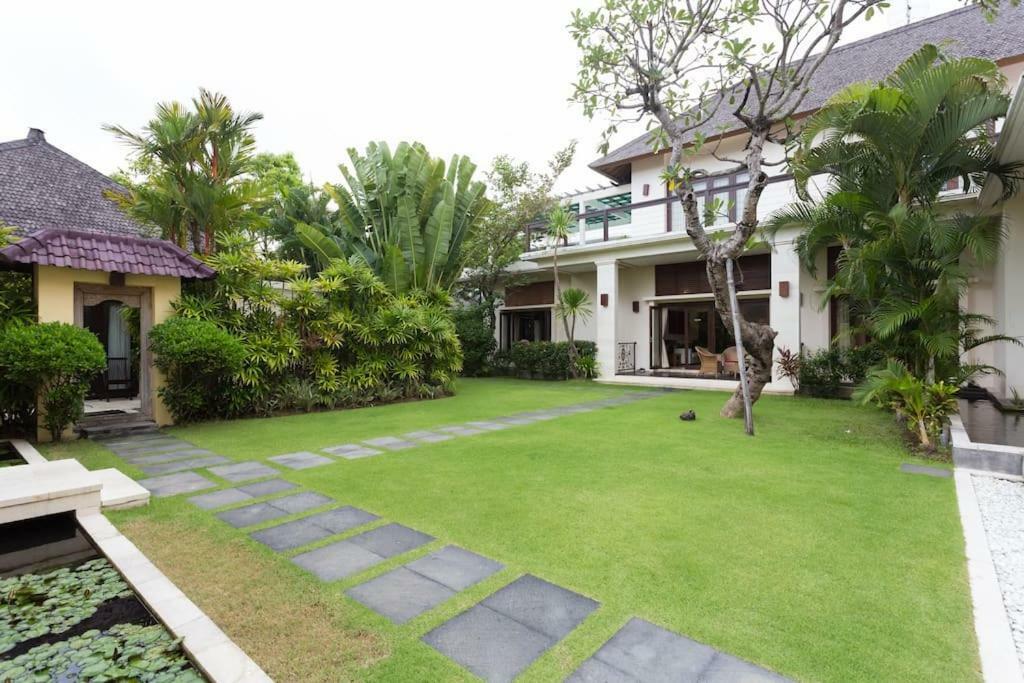 Bali Villa Lotus เซมินยัค ภายนอก รูปภาพ